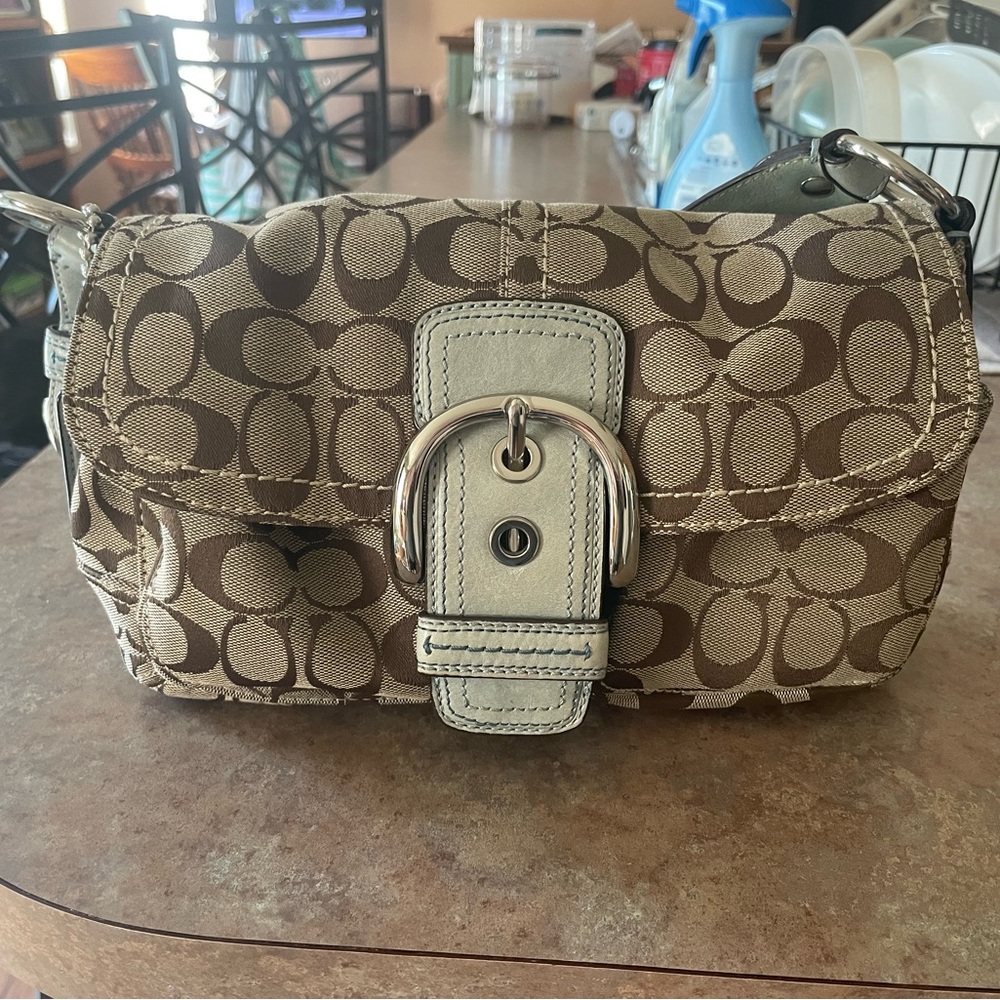 Like new Coach shoulder bag